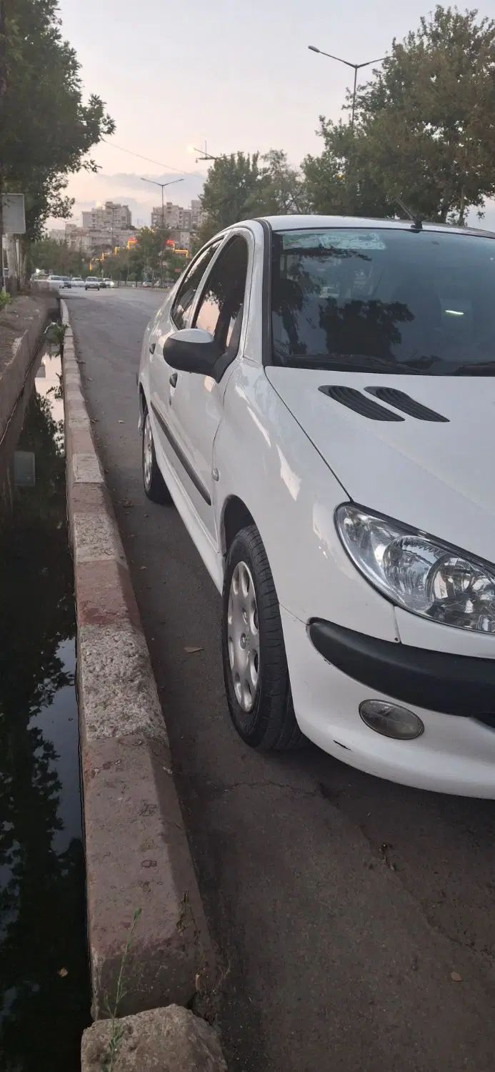 پژو ۲۰۶ صندوق دار v8 - 1395