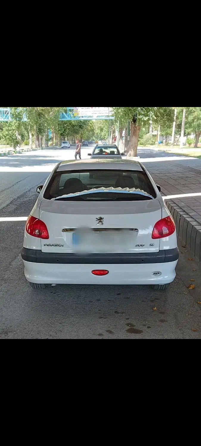 پژو ۲۰۶ صندوق دار v8 - 1396