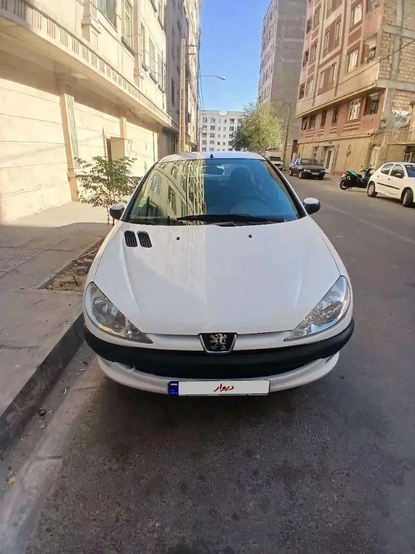 پژو ۲۰۶ صندوق دار v8 - 1392