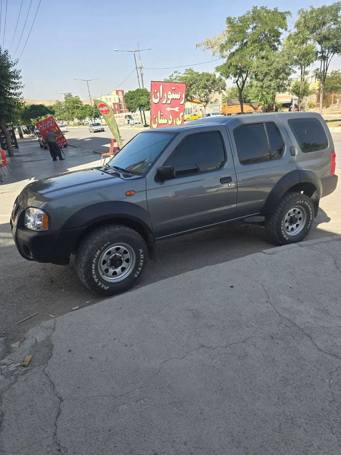 نیسان رونیز دنده‌ای - 1386
