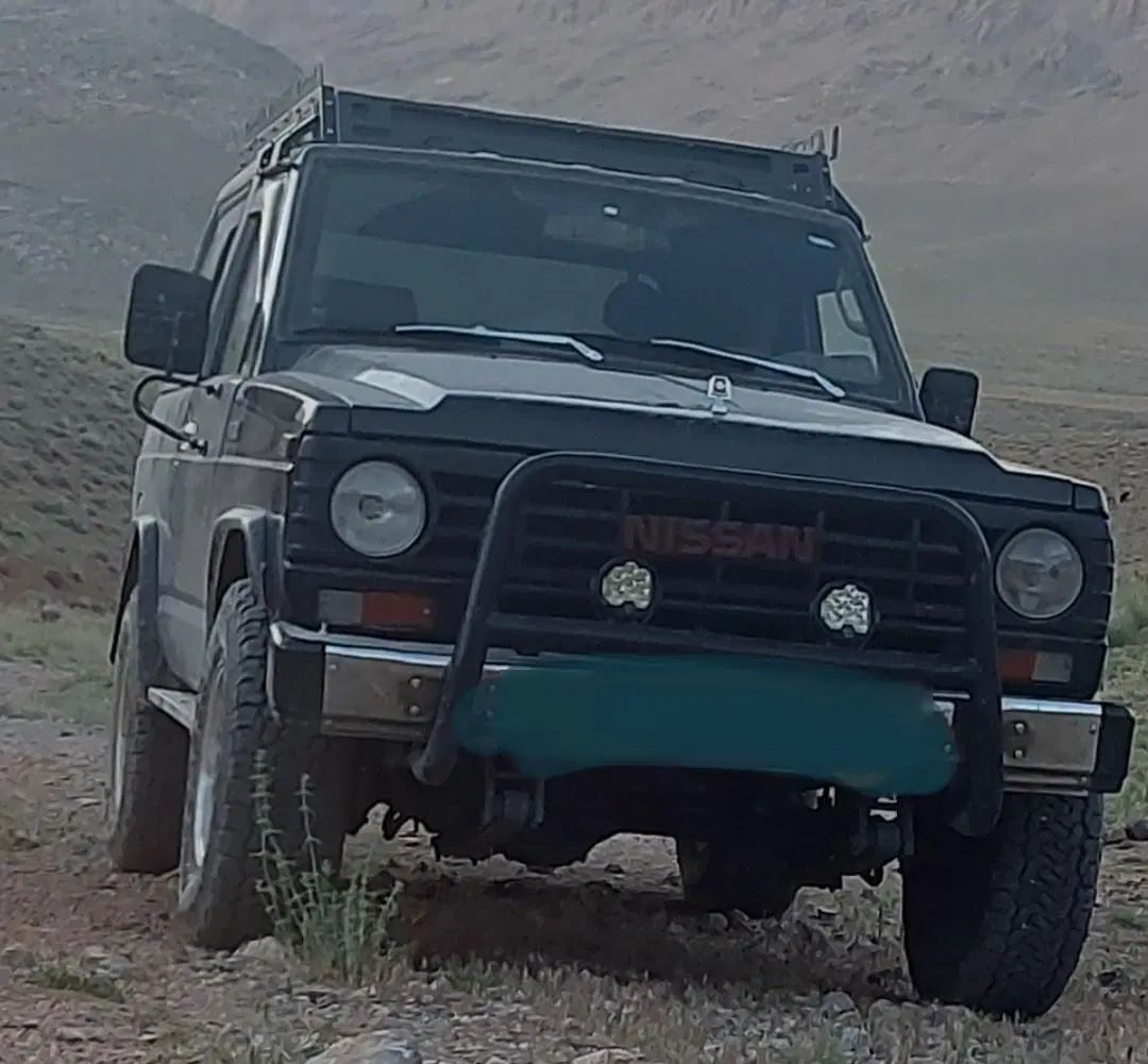 نیسان پاترول دو درب دنده‌ای - 1998