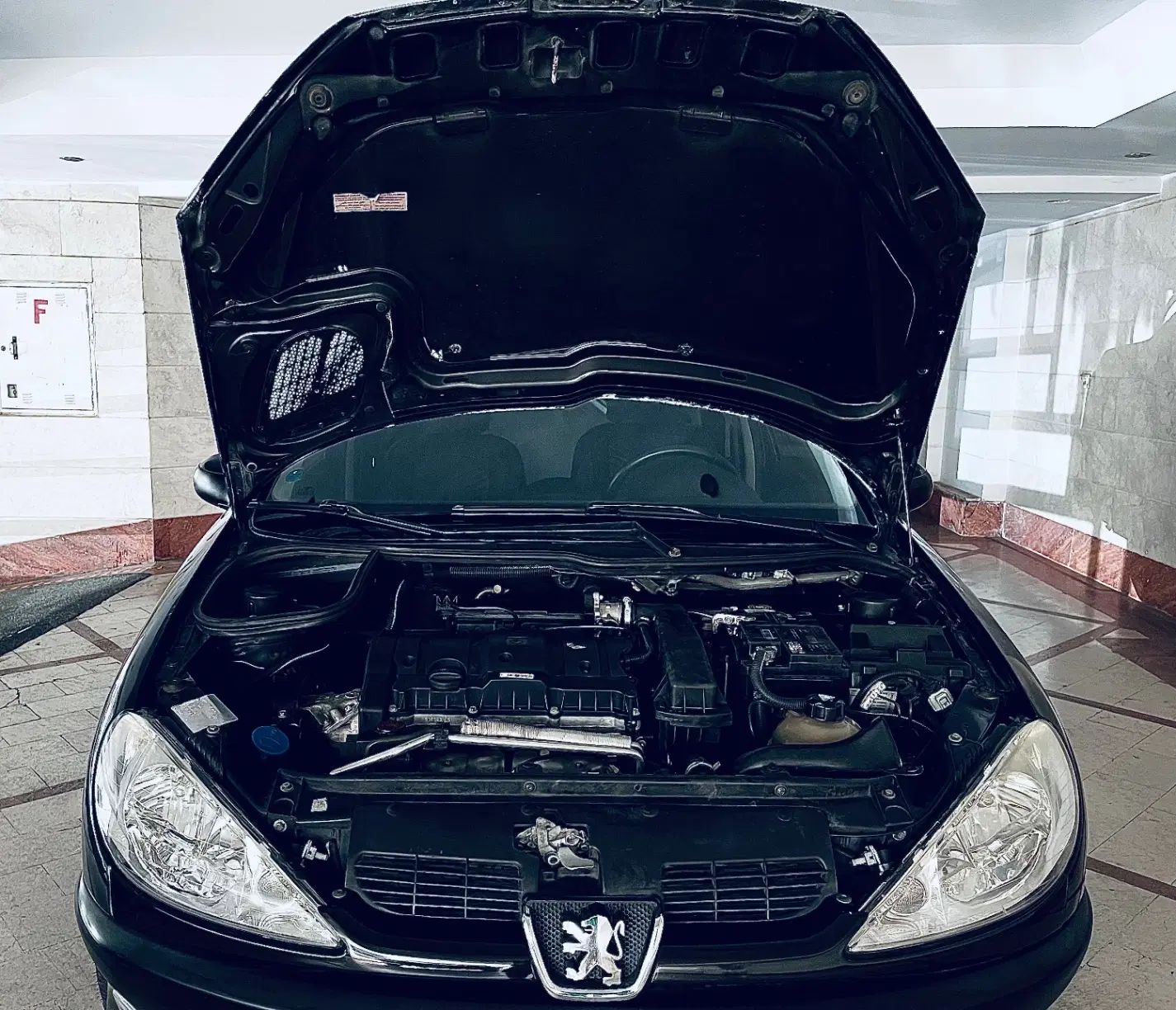 پژو ۲۰۶ صندوق دار v8 - 1394