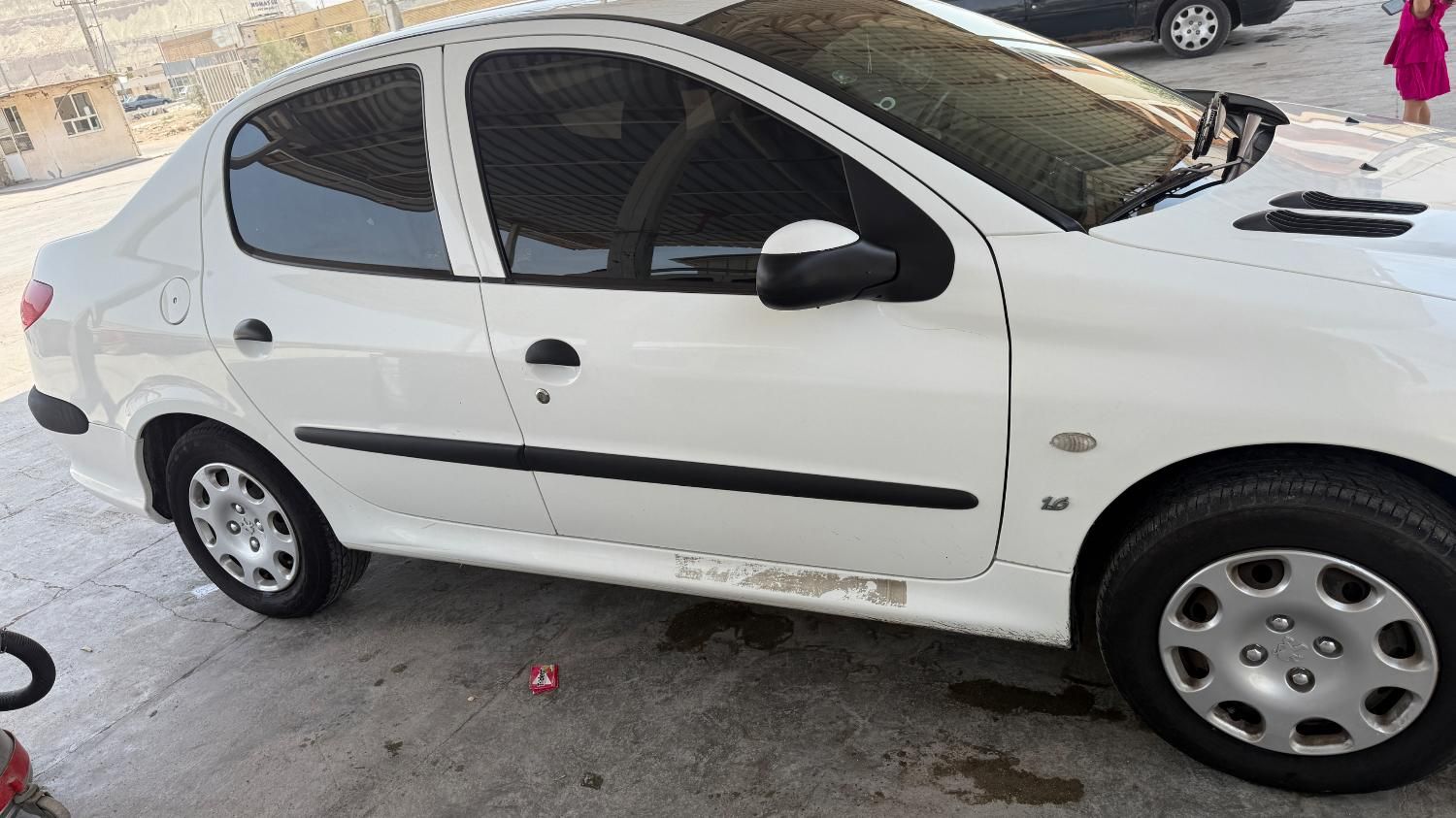 پژو ۲۰۶ صندوق دار v8 - 1397