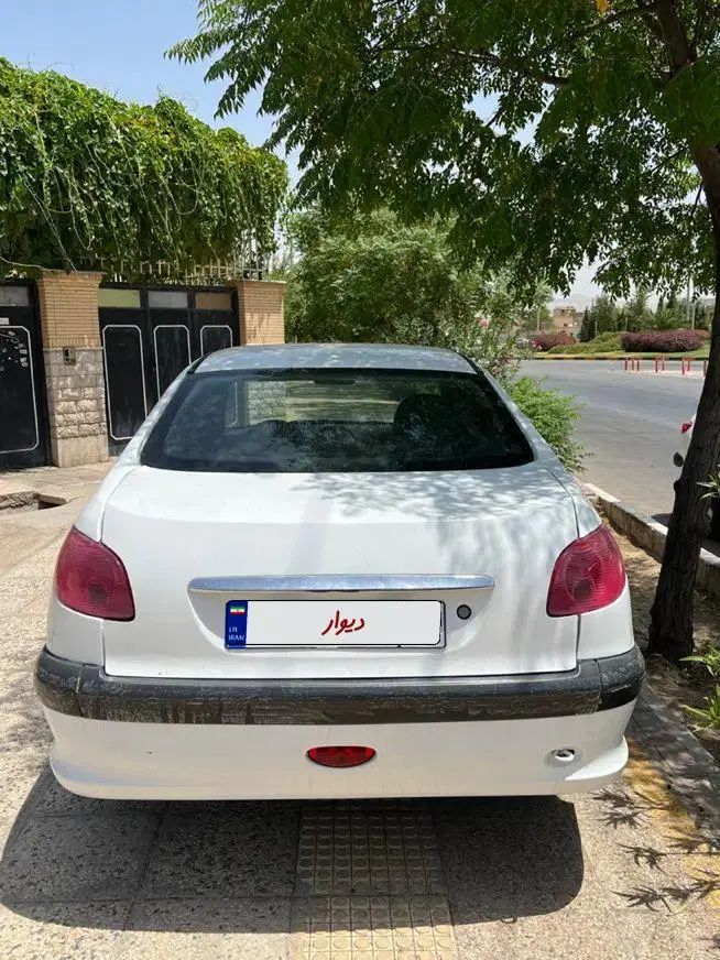 پژو ۲۰۶ صندوق دار v8 - 1390