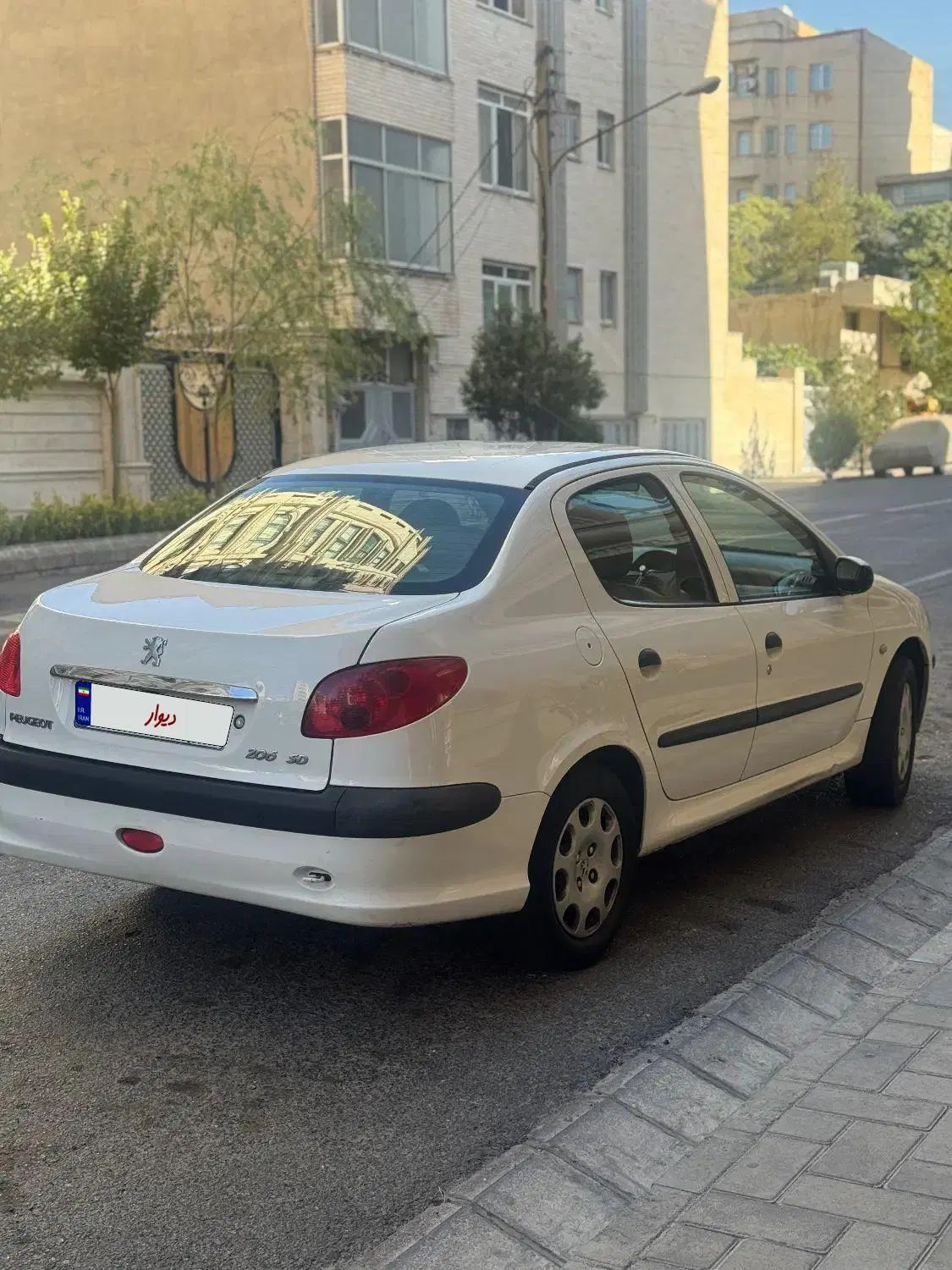 پژو ۲۰۶ صندوق دار v8 - 1395