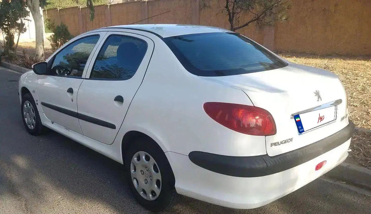 پژو ۲۰۶ صندوق دار v8 - 1397