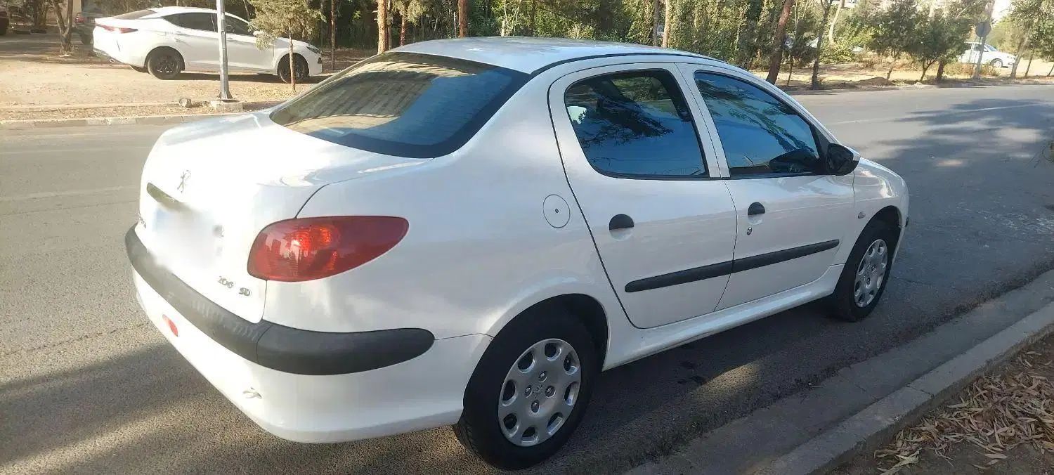 پژو ۲۰۶ صندوق دار v8 - 1397