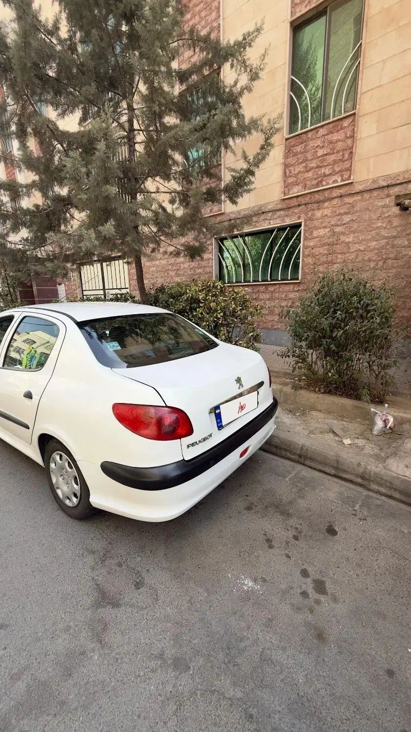 پژو ۲۰۶ صندوق دار v8 - 1394