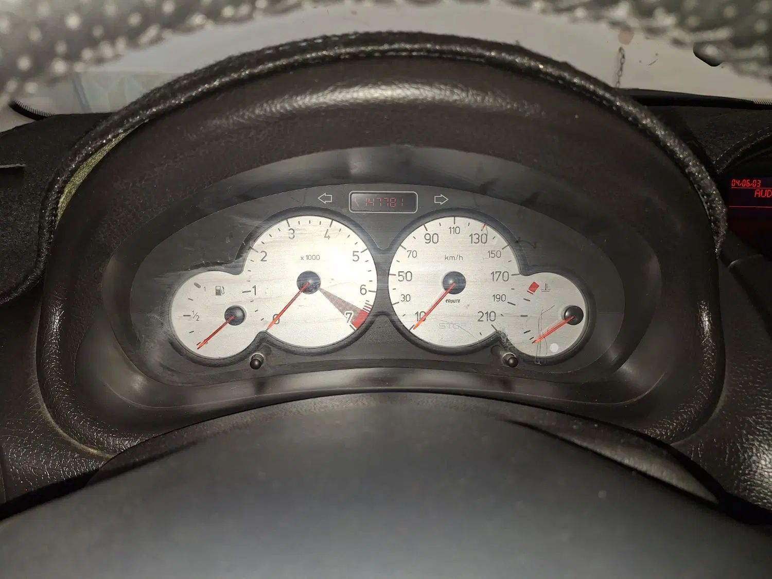 پژو ۲۰۶ صندوق دار v8 - 1394