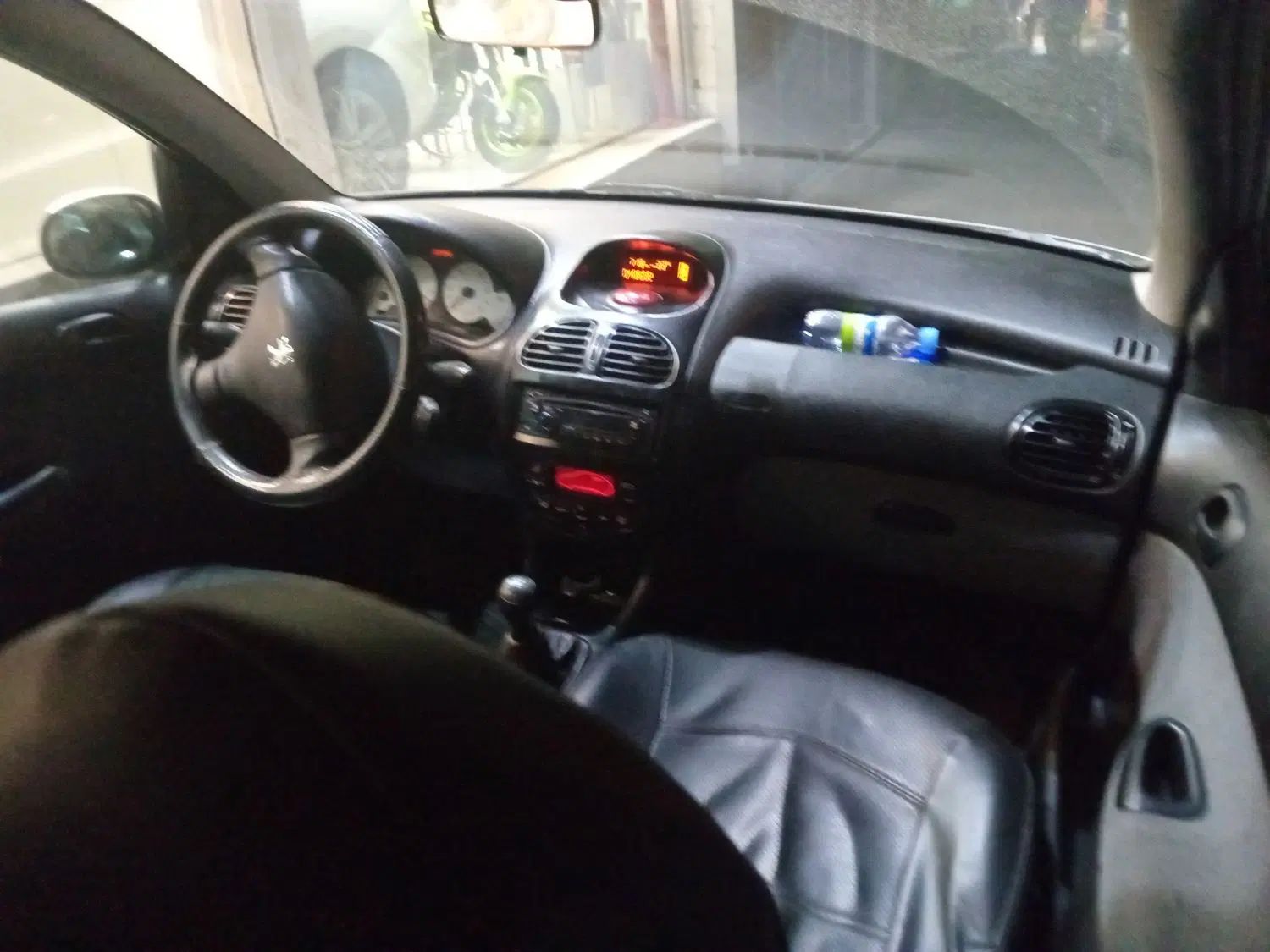 پژو ۲۰۶ صندوق دار v8 - 1393