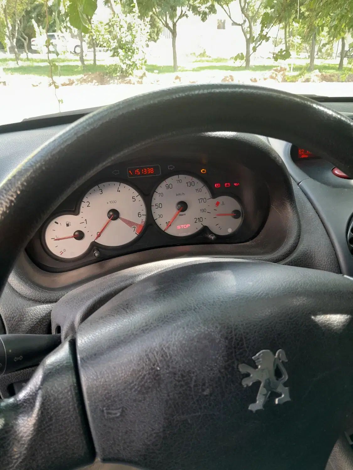 پژو ۲۰۶ صندوق دار v8 - 1396