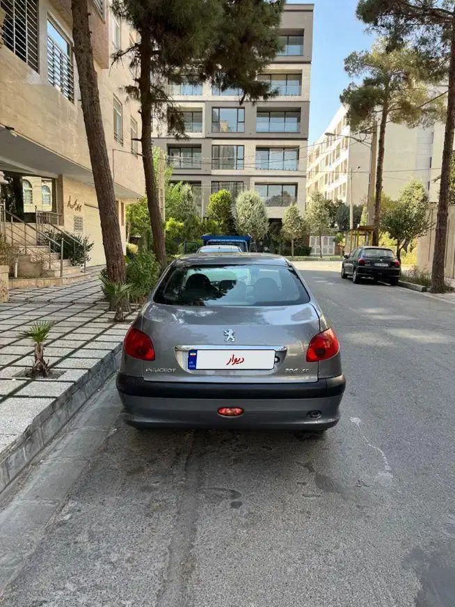 پژو ۲۰۶ صندوق دار v8 - 1390