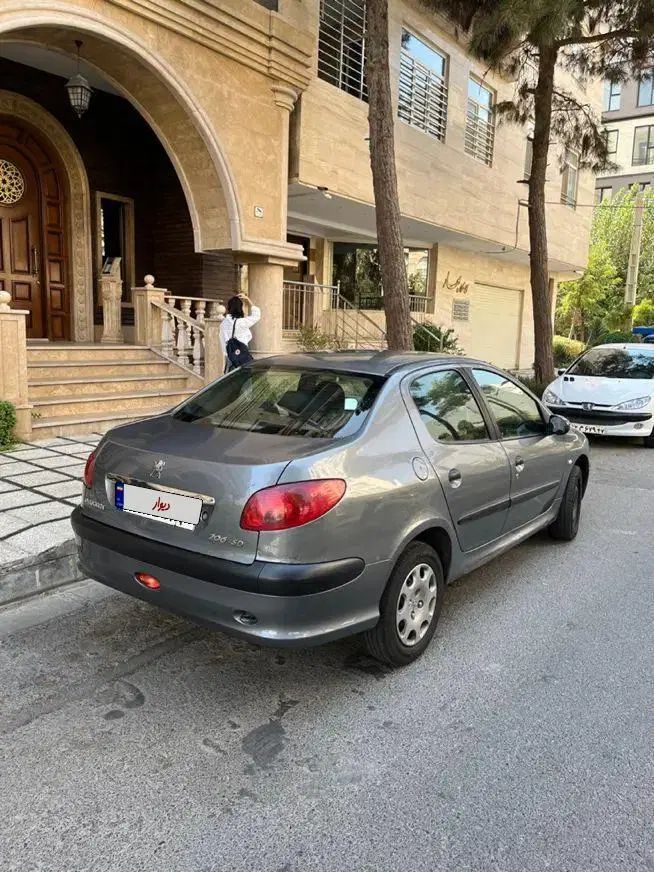 پژو ۲۰۶ صندوق دار v8 - 1390