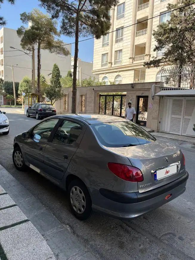 پژو ۲۰۶ صندوق دار v8 - 1390