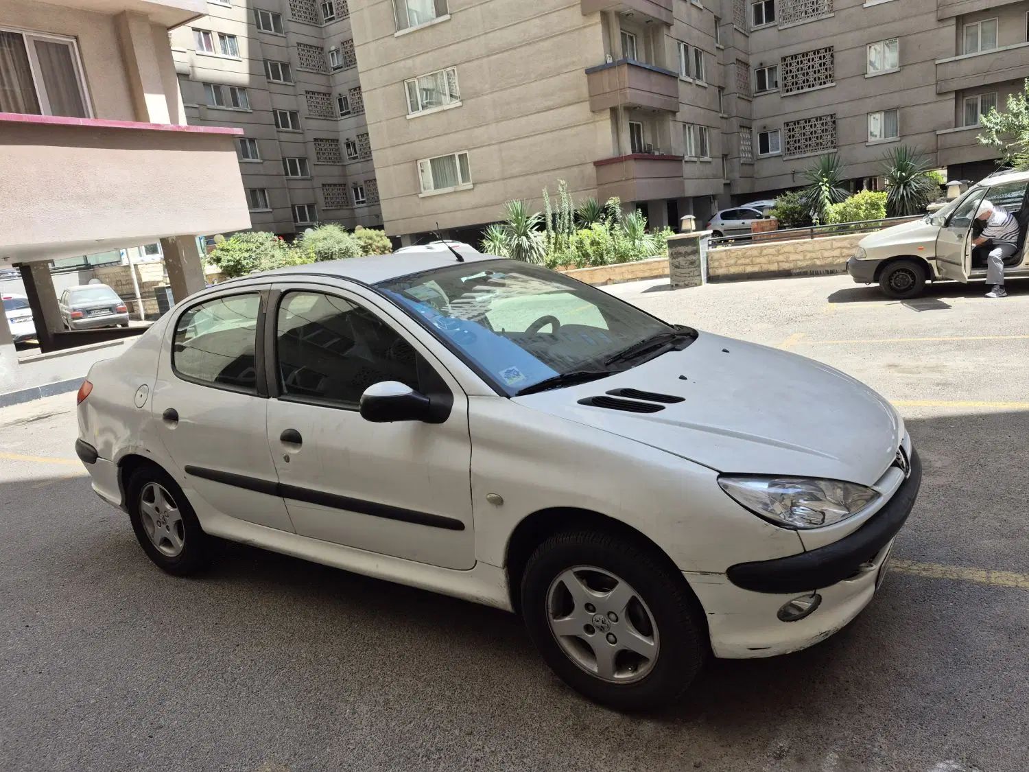 پژو ۲۰۶ صندوق دار v8 - 1389