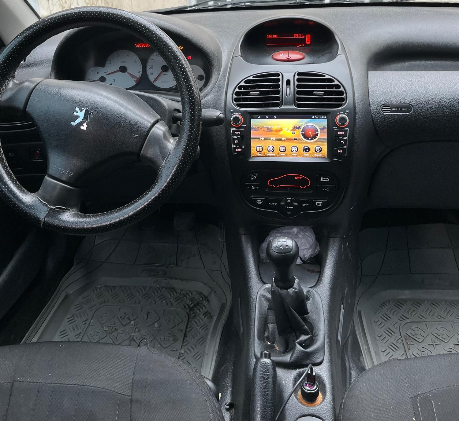 پژو ۲۰۶ صندوق دار v8 - 1396