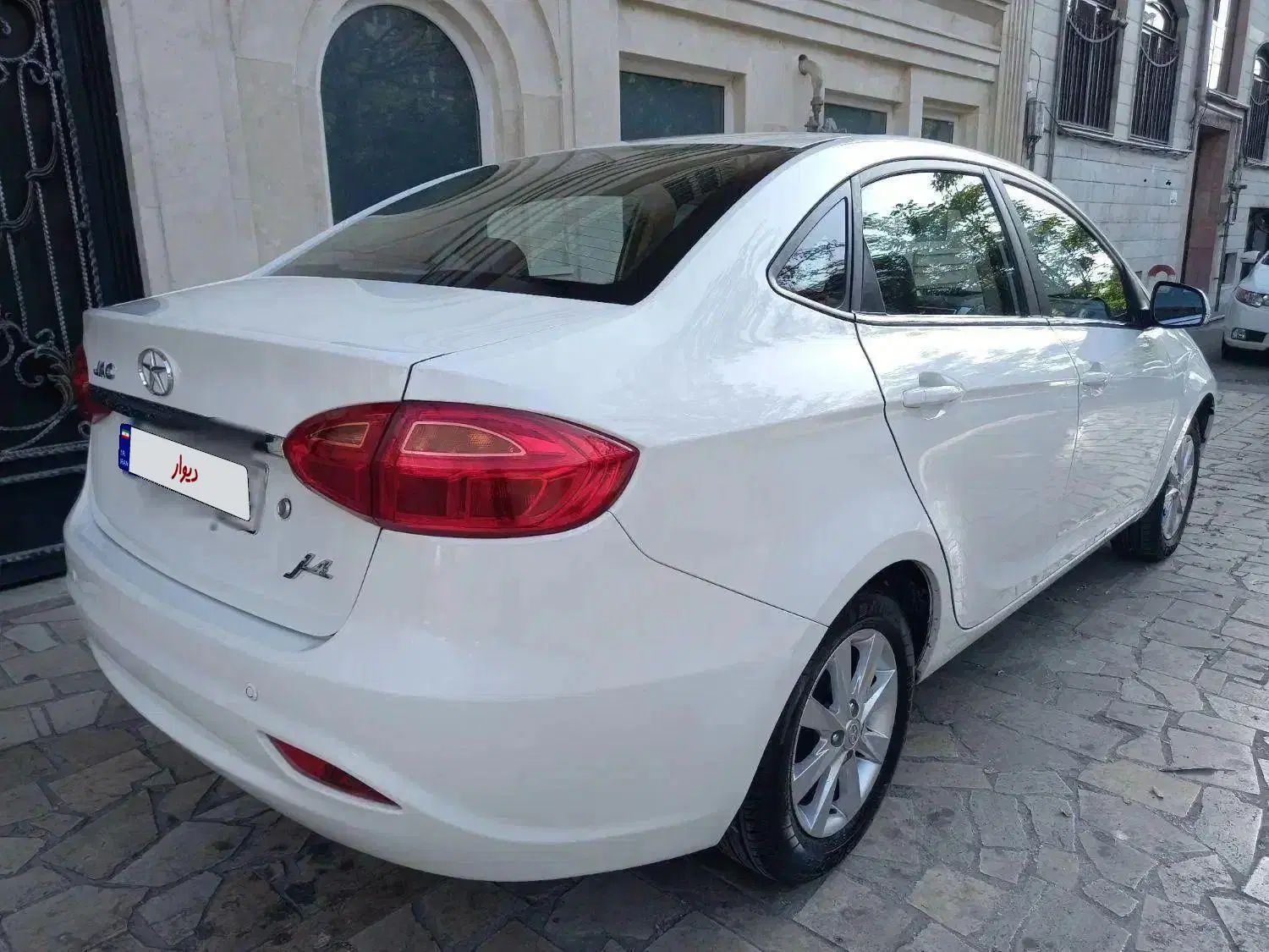 جک J4 اتوماتیک ساده - 1399