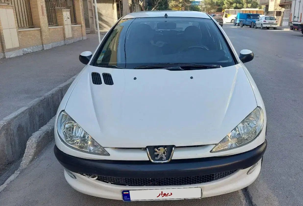 پژو ۲۰۶ صندوق دار v2 - 1389