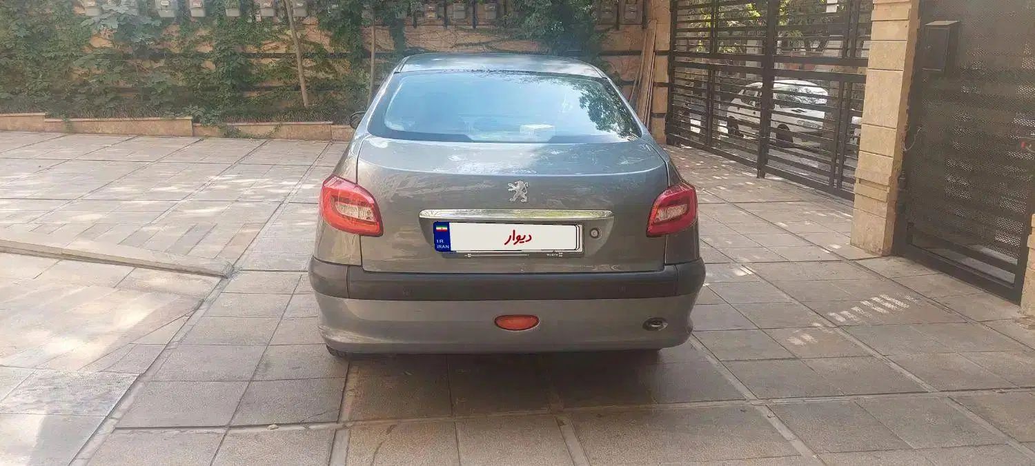 پژو ۲۰۶ صندوق دار v8 - 1393