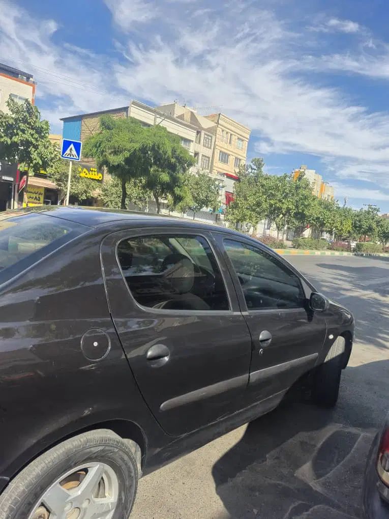 پژو ۲۰۶ صندوق دار v8 - 1397