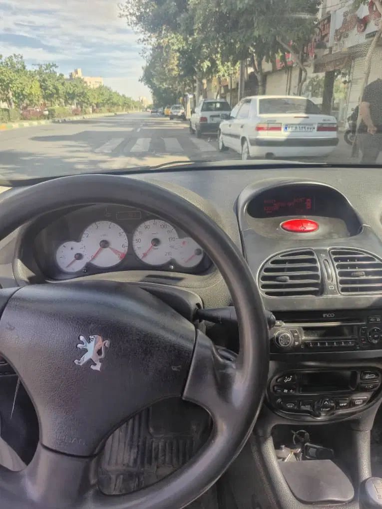 پژو ۲۰۶ صندوق دار v8 - 1397