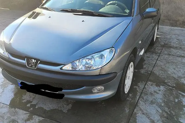 پژو ۲۰۶ صندوق دار v8 - 1393