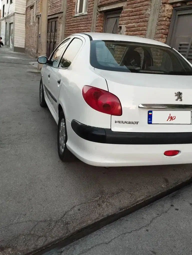پژو ۲۰۶ صندوق دار v8 - 1394