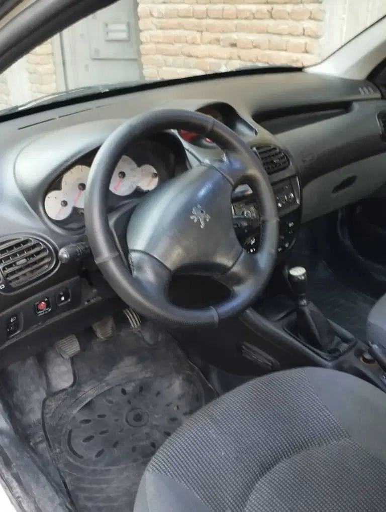 پژو ۲۰۶ صندوق دار v8 - 1394