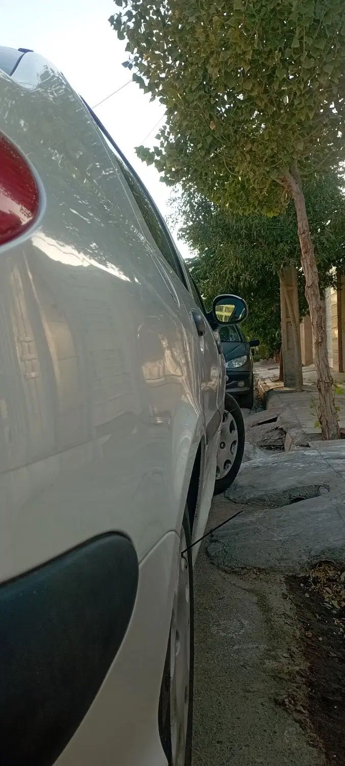 پژو ۲۰۶ صندوق دار v8 - 1394