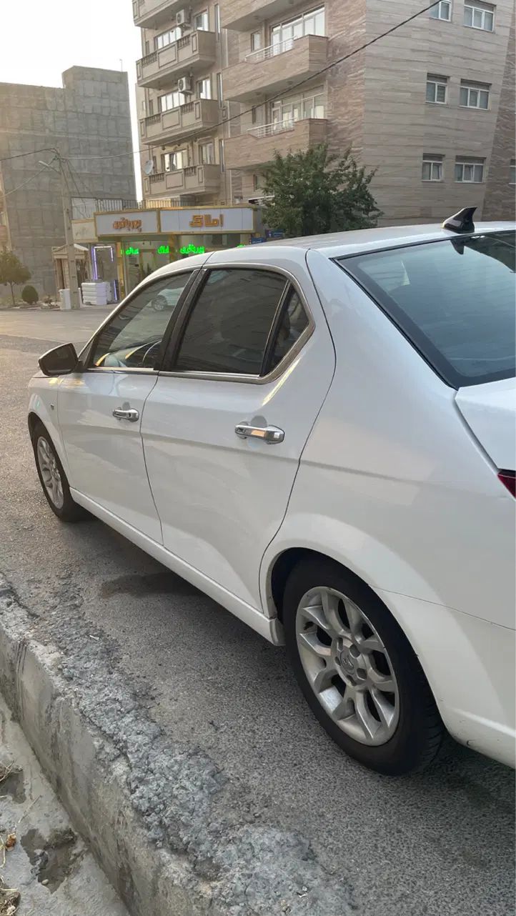 دنا پلاس توربو ۵ دنده 4 ایربگ - 1399