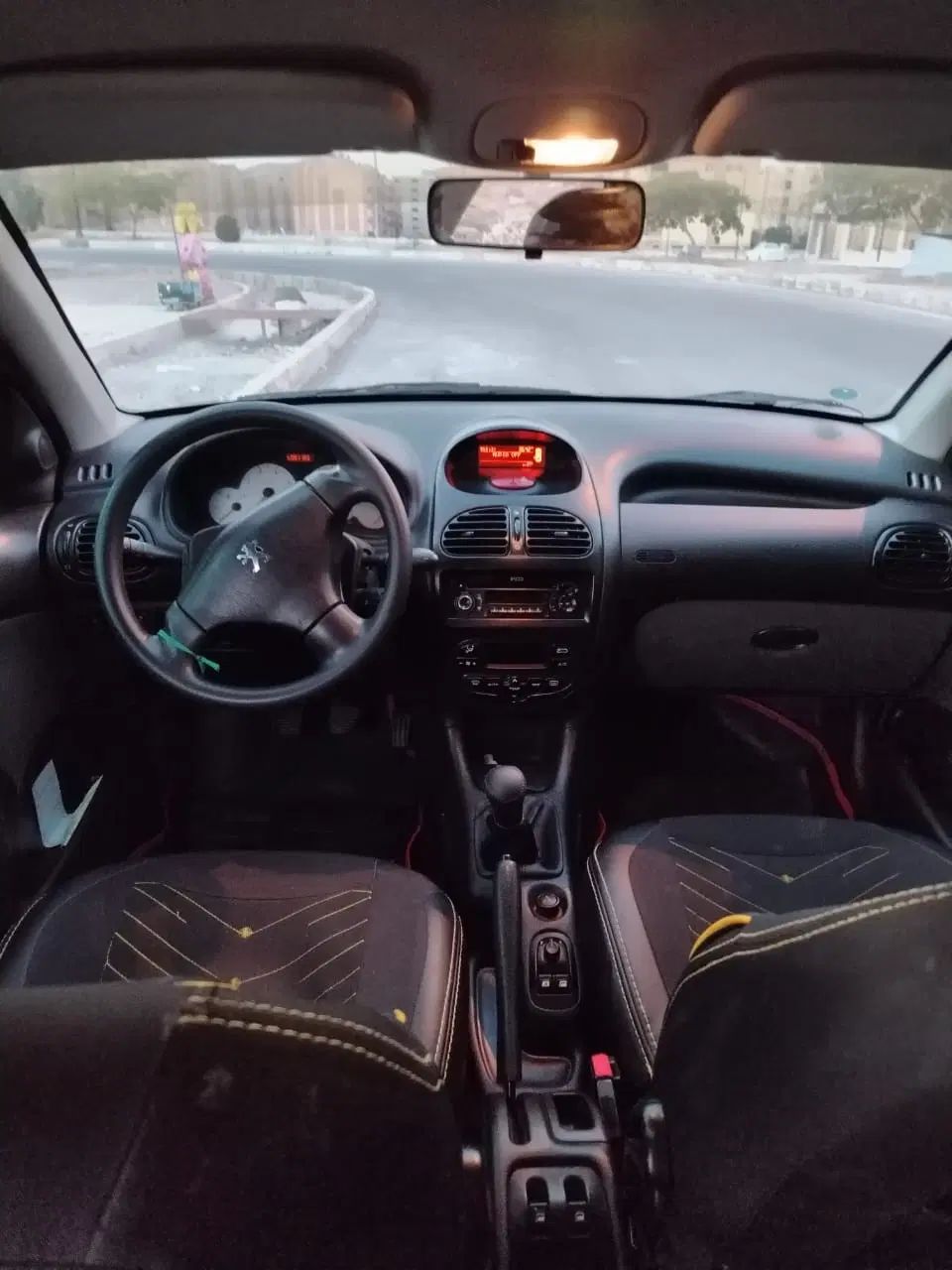 پژو ۲۰۶ صندوق دار v8 - 1396