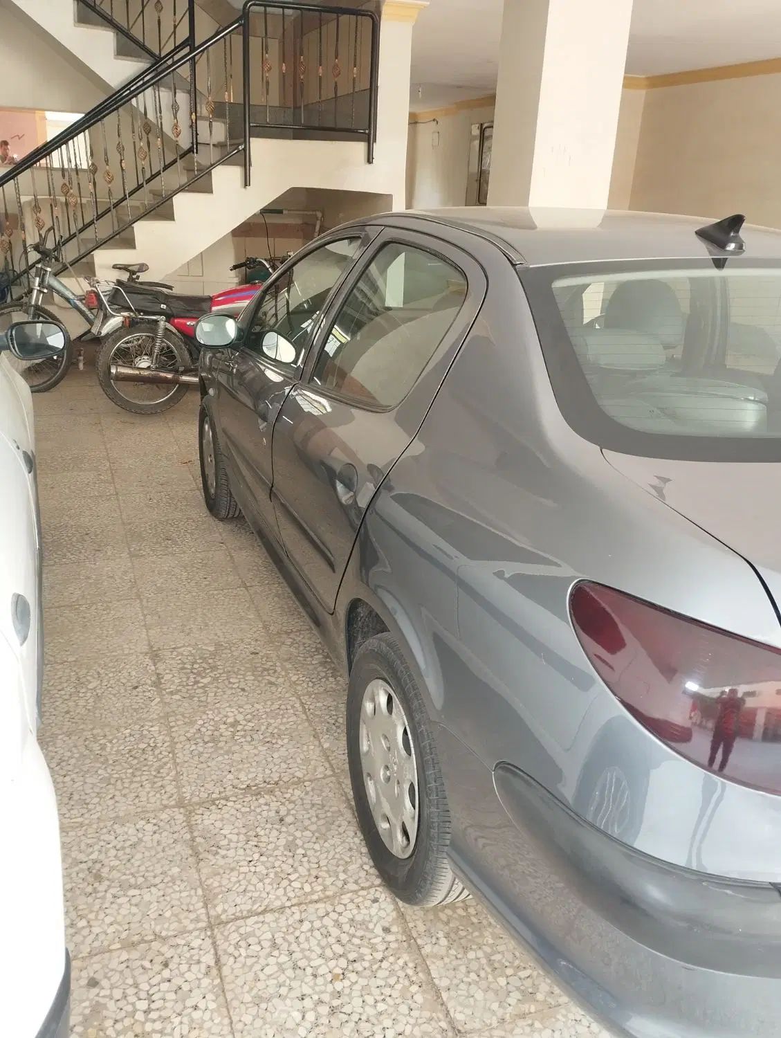 پژو ۲۰۶ صندوق دار v8 - 1390
