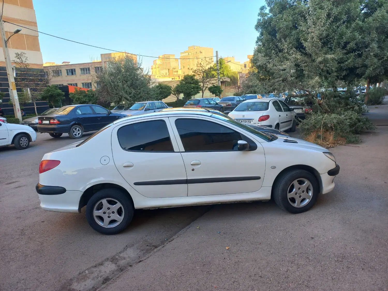 پژو ۲۰۶ صندوق دار v8 - 1390