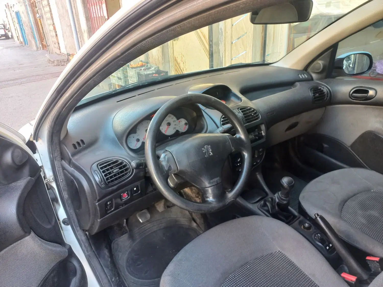 پژو ۲۰۶ صندوق دار v8 - 1390