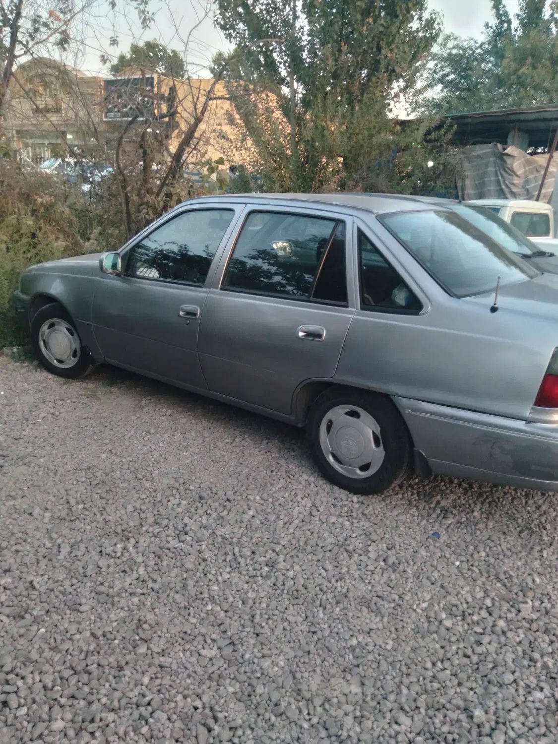 دوو سیلو سدان - 1377