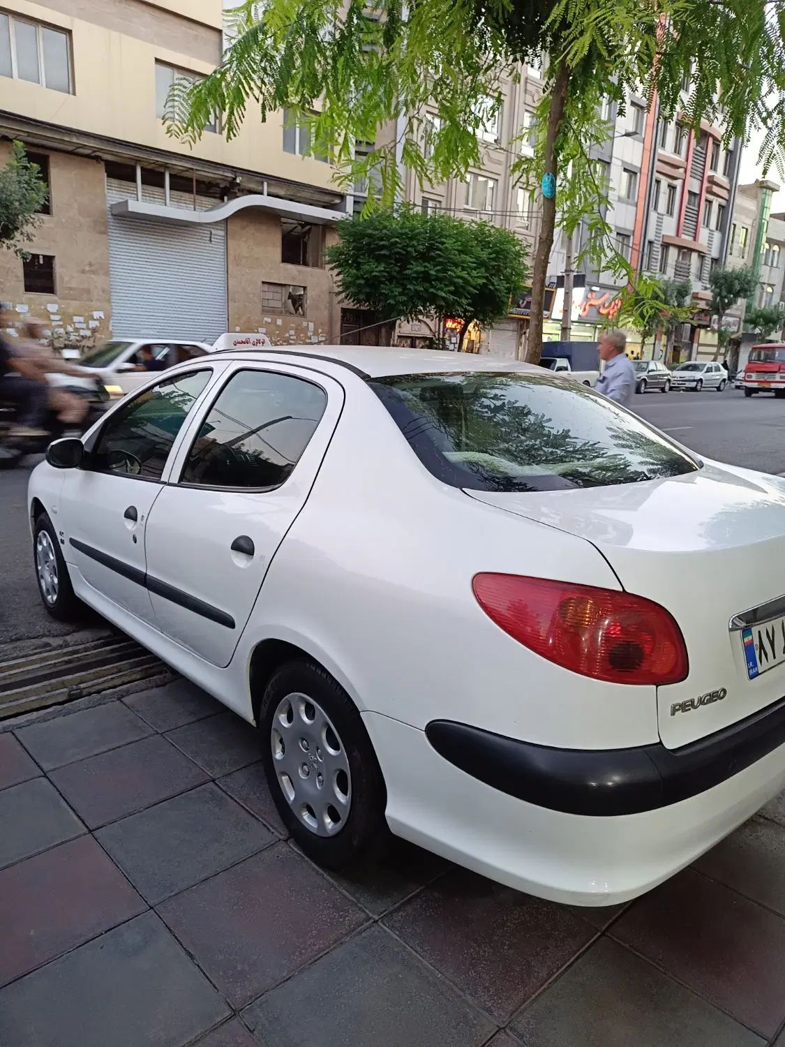 پژو ۲۰۶ صندوق دار v8 - 1396