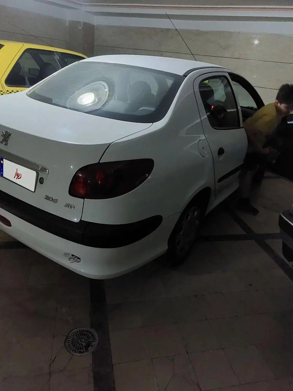 پژو ۲۰۶ صندوق دار v8 - 1396