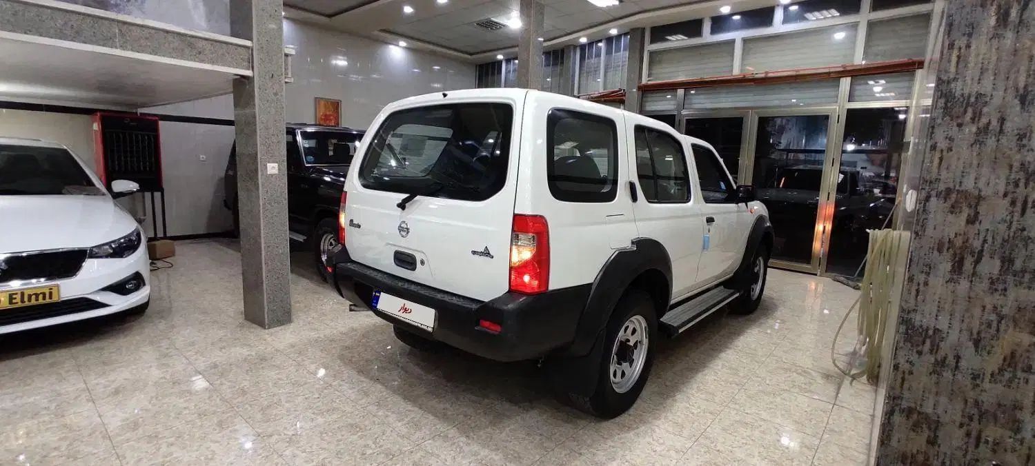 نیسان رونیز دنده‌ای - 1387