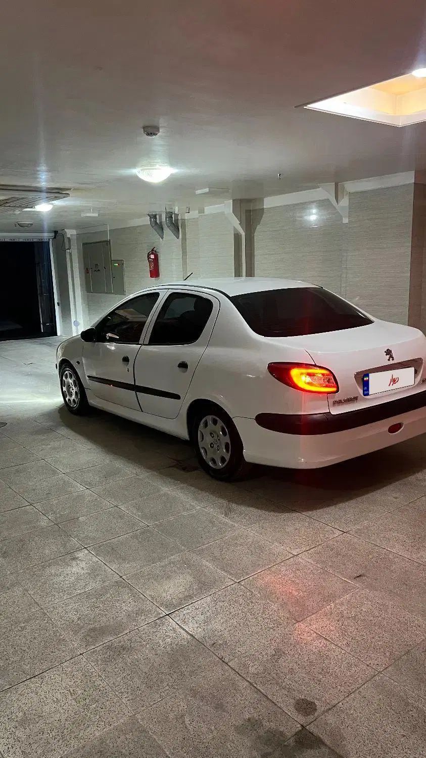 پژو ۲۰۶ صندوق دار v8 - 1395