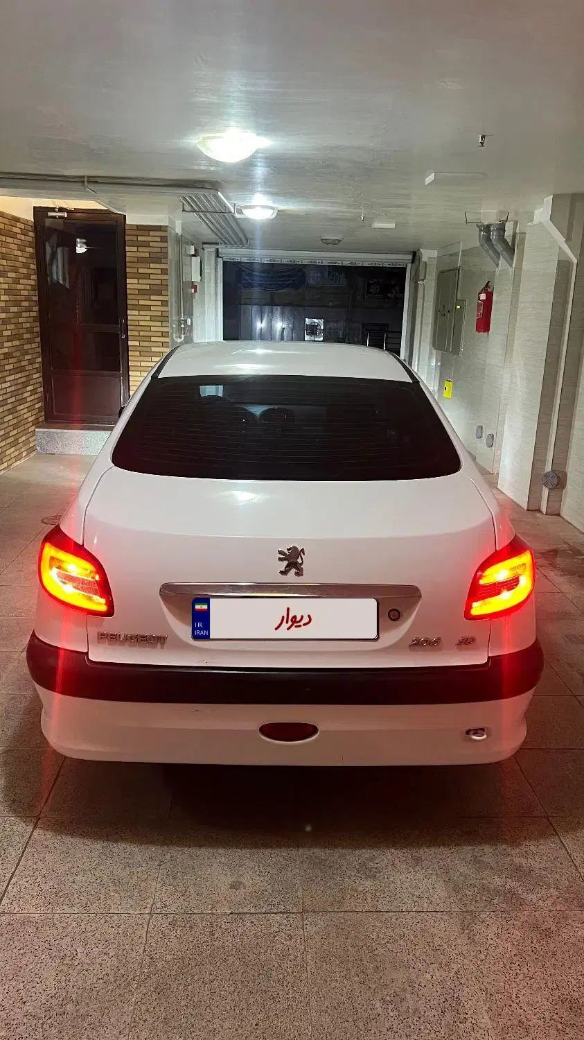 پژو ۲۰۶ صندوق دار v8 - 1395