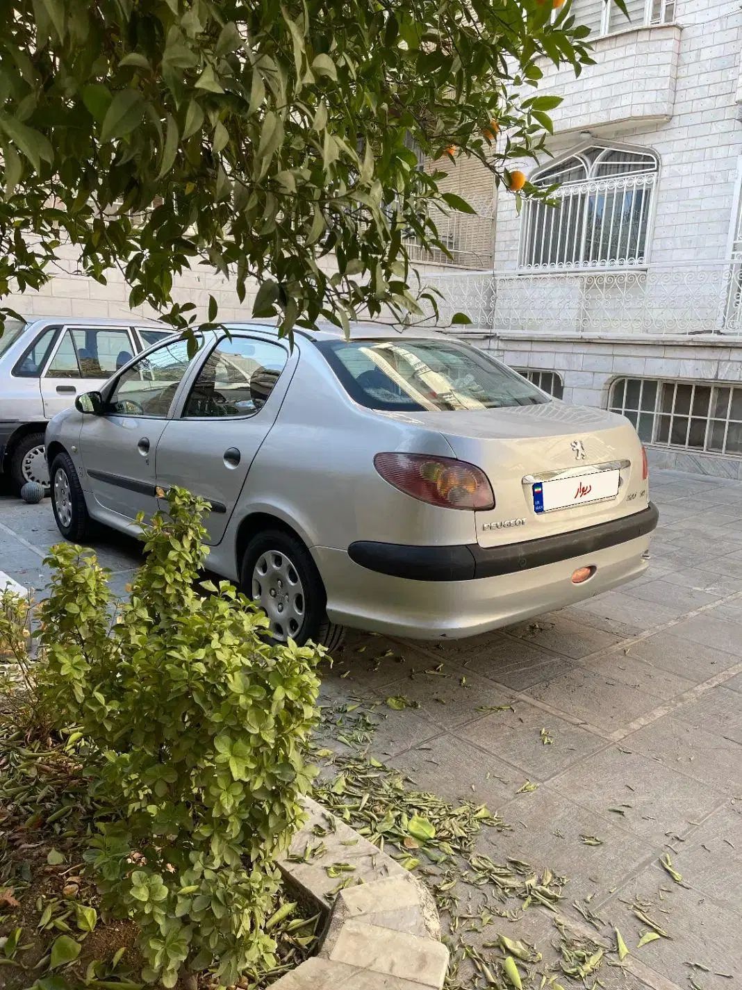 پژو ۲۰۶ صندوق دار v8 - 1392