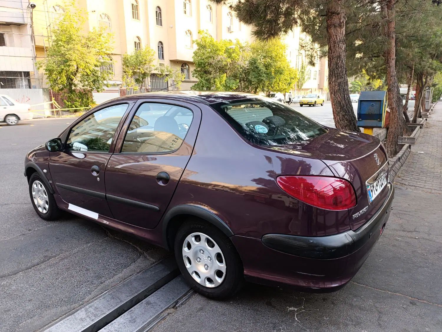 پژو ۲۰۶ صندوق دار v8 - 1397