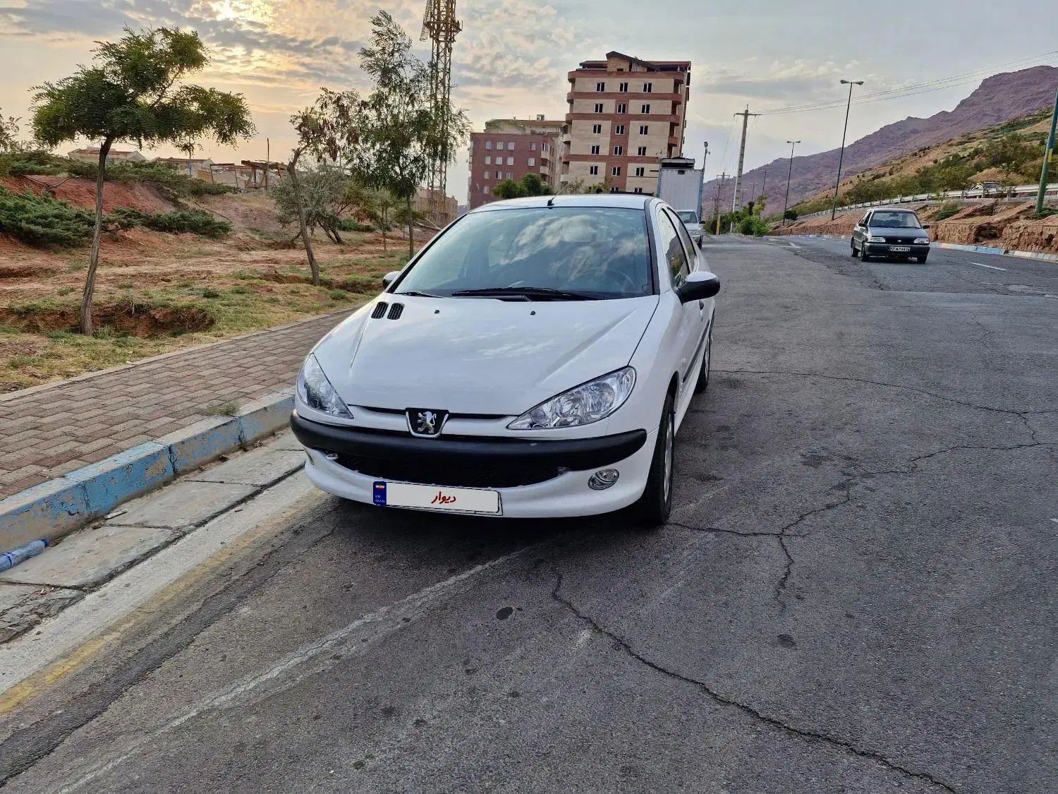 پژو ۲۰۶ صندوق دار v8 - 1400