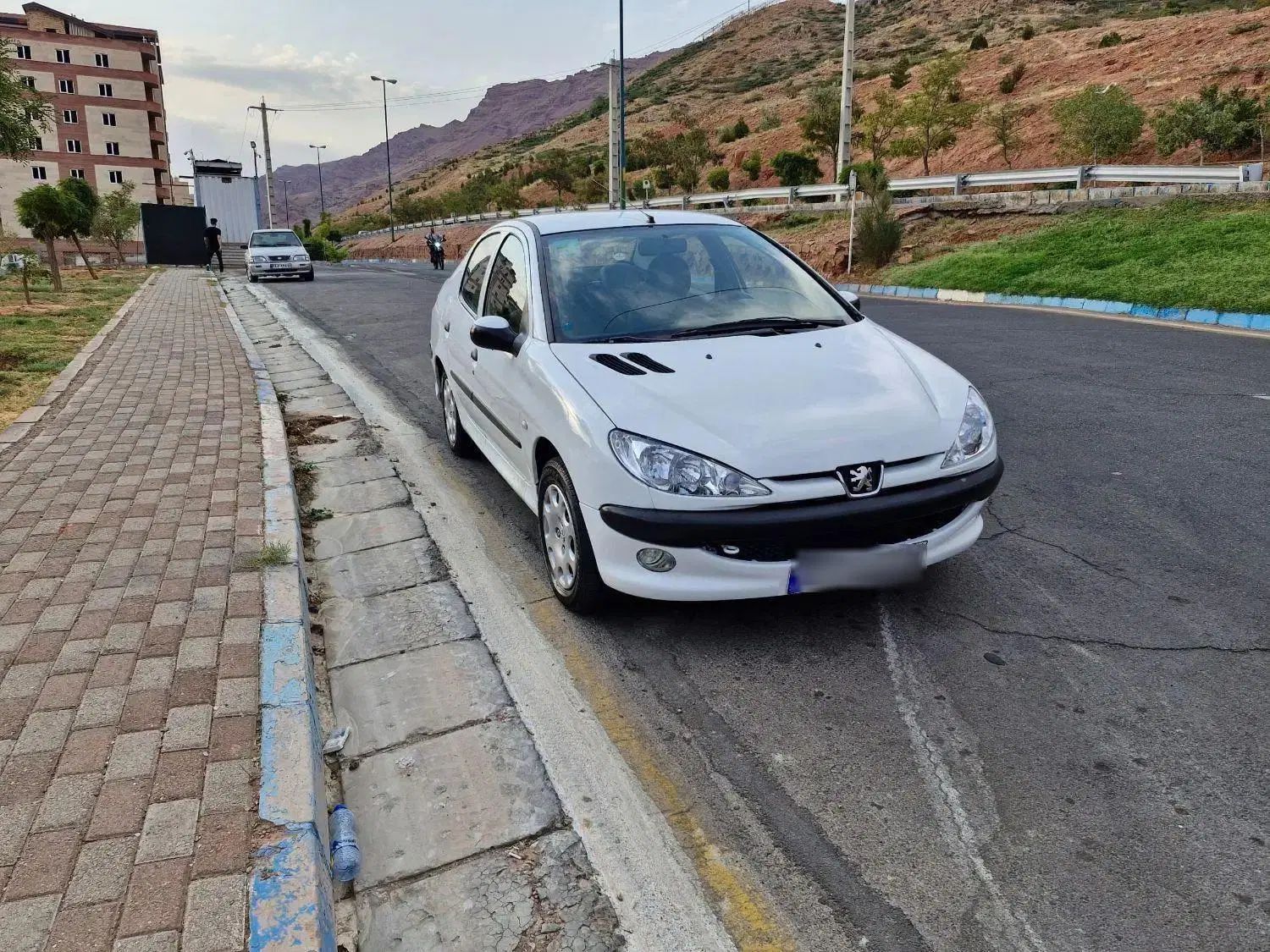پژو ۲۰۶ صندوق دار v8 - 1400
