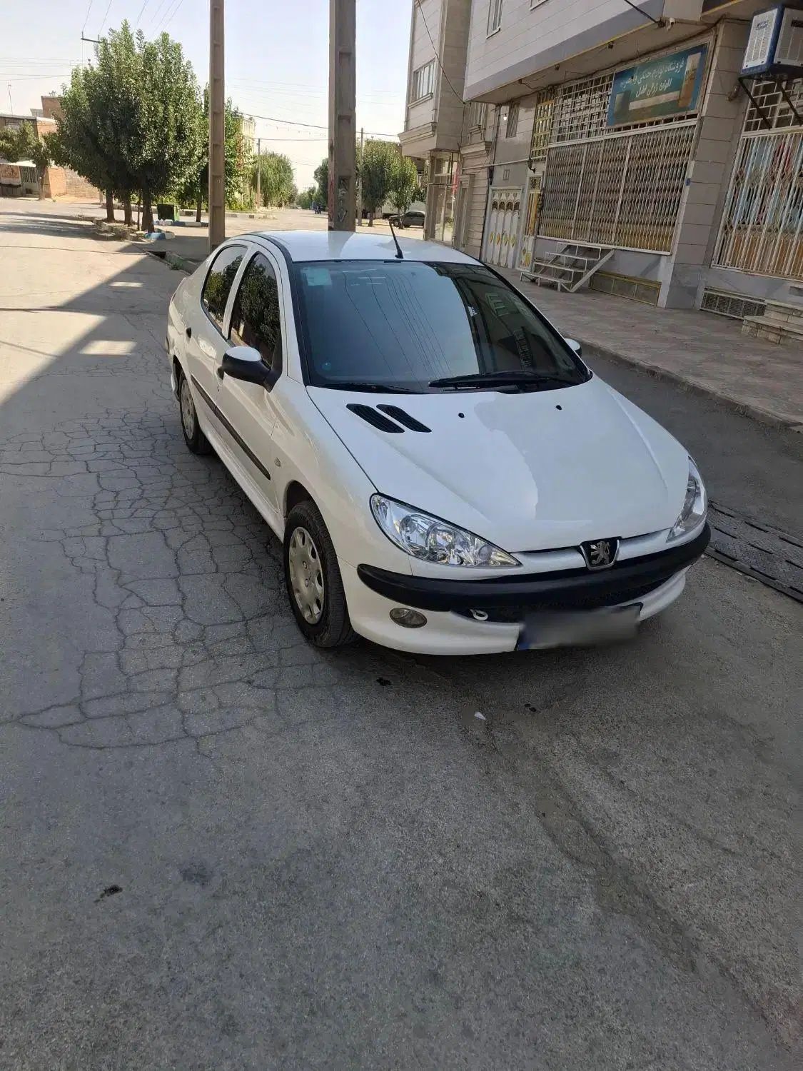 پژو ۲۰۶ صندوق دار v8 - 1396