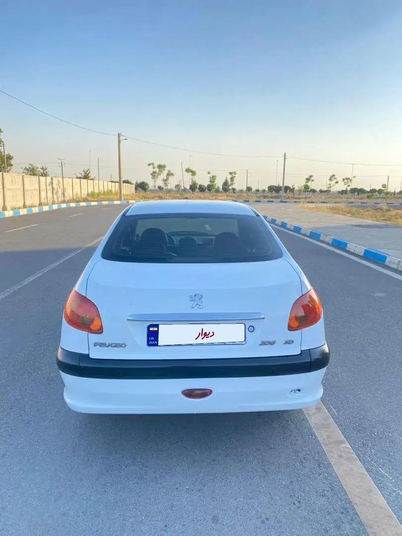 پژو ۲۰۶ صندوق دار v8 - 1393
