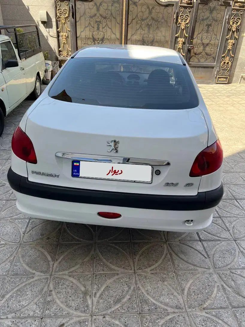پژو ۲۰۶ صندوق دار v8 - 1396