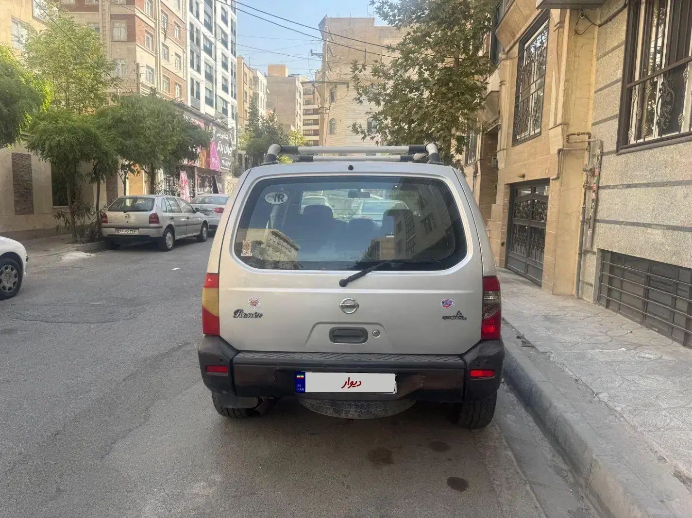 نیسان رونیز دنده‌ای - 1383