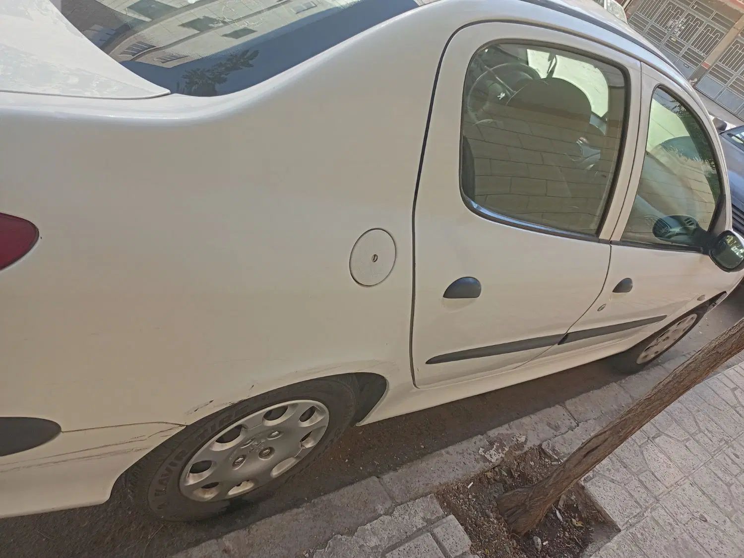 پژو ۲۰۶ صندوق دار v8 - 1393