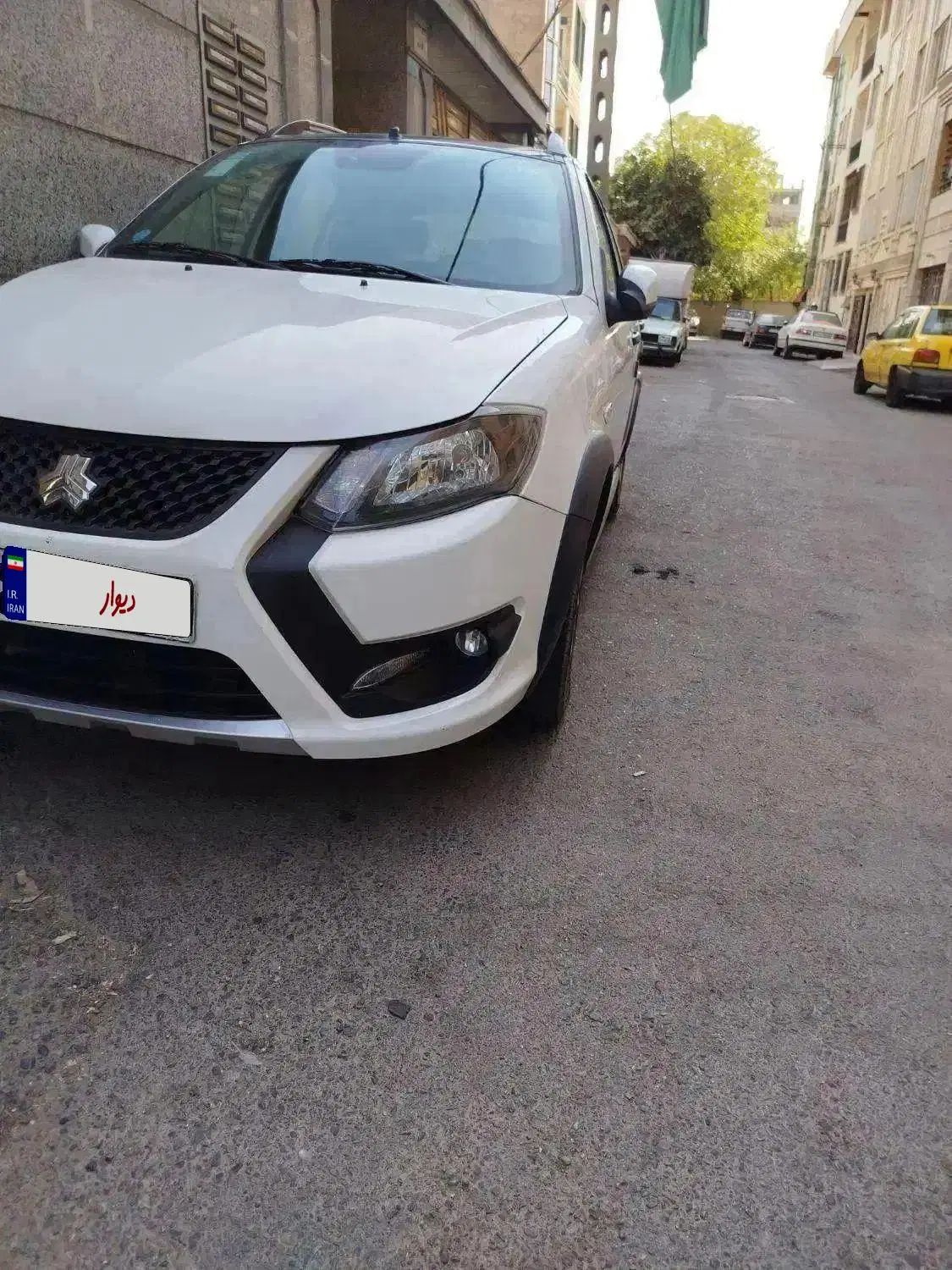خودرو کوییک، R آگهی ann_20280802